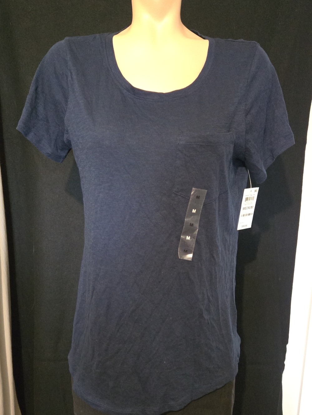 Black pocketed tee shirt, NEW